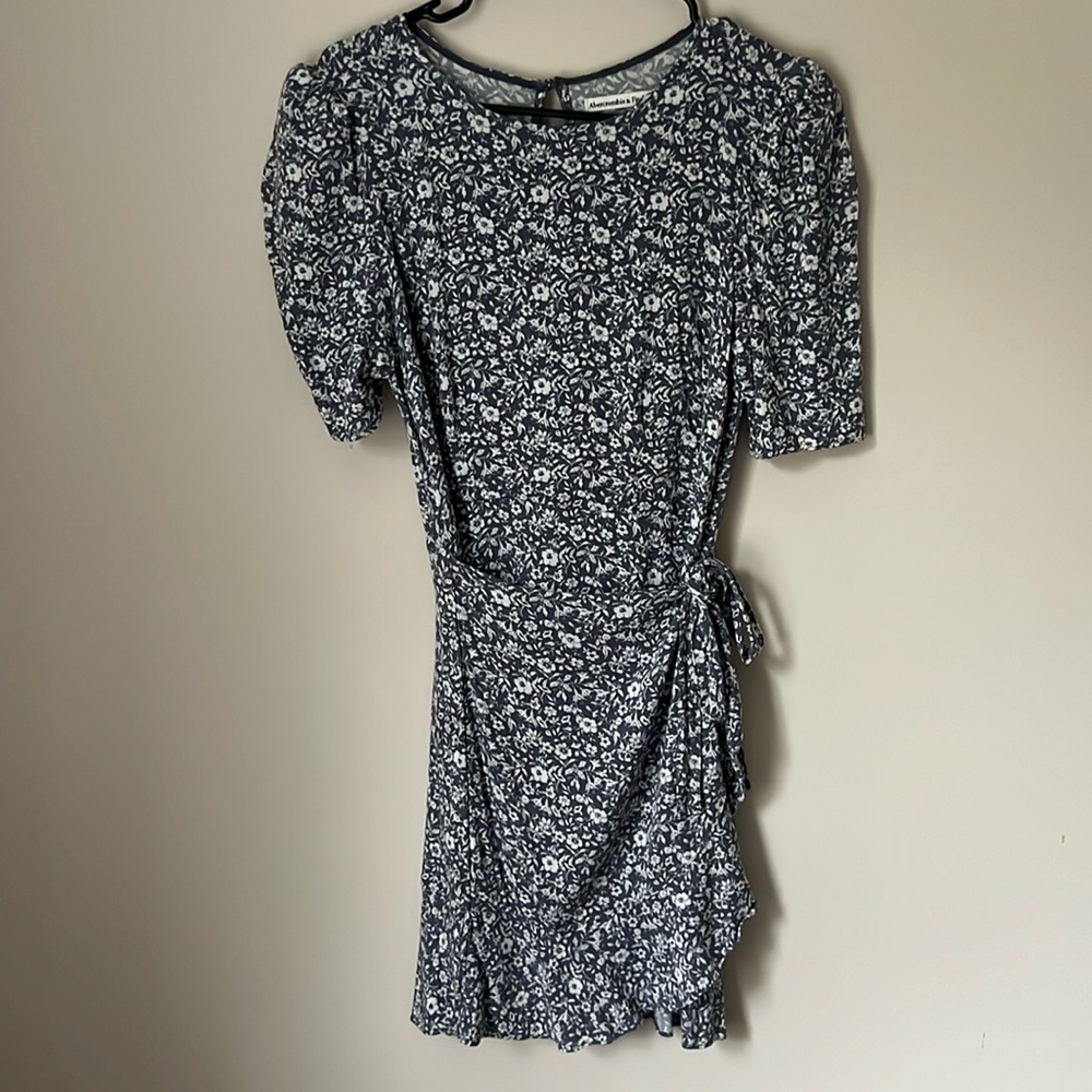 Abercrombie & Fitch Light Blue Floral Short Sleeve Mini Dress